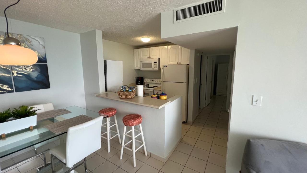 Ocean Front 2 Bedroom & Bath In Isla Verde San Juan Zewnętrze zdjęcie